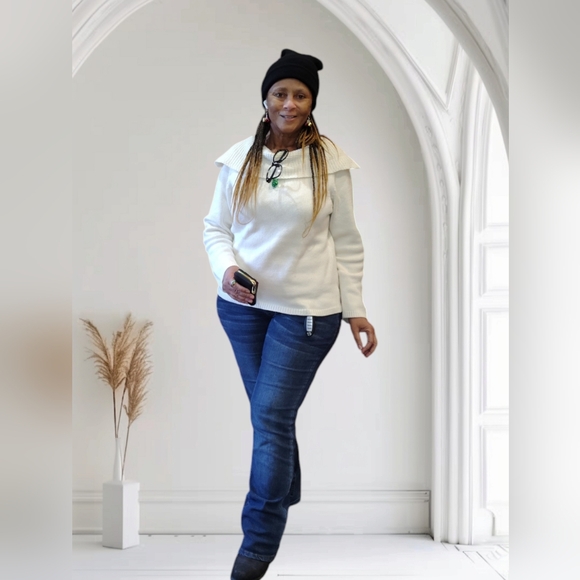 **Meet the Artist, Crafter, Author, and God-Loving Reseller**... - Picture 1 of 2